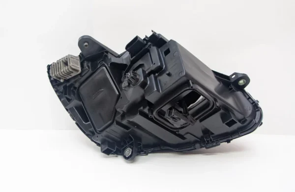 Mercedes C300 C-Class 2015-2018 OEM Left Driver Side LED Headlight - Image 10