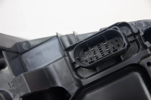Mercedes C300 C-Class 2015-2018 OEM Left Driver Side LED Headlight - Image 12
