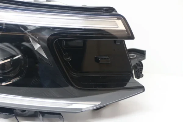 Volkswagen Atlas Cross Sport 2024 OEM Right Passenger Side Headlight - Image 5