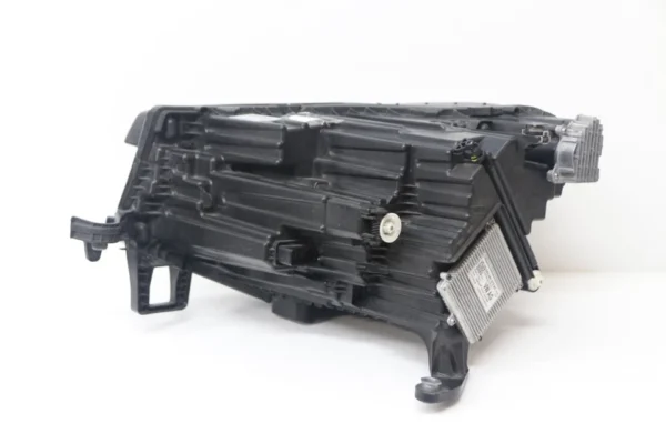 Volkswagen Atlas Cross Sport 2024 OEM Right Passenger Side Headlight - Image 10