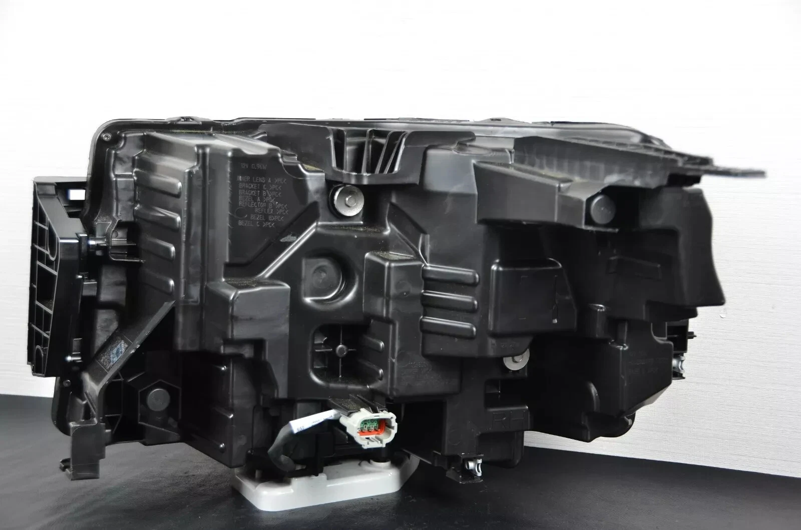 Nissan Frontier 2022-2025 OEM Right Passenger Side Headlight - Image 3