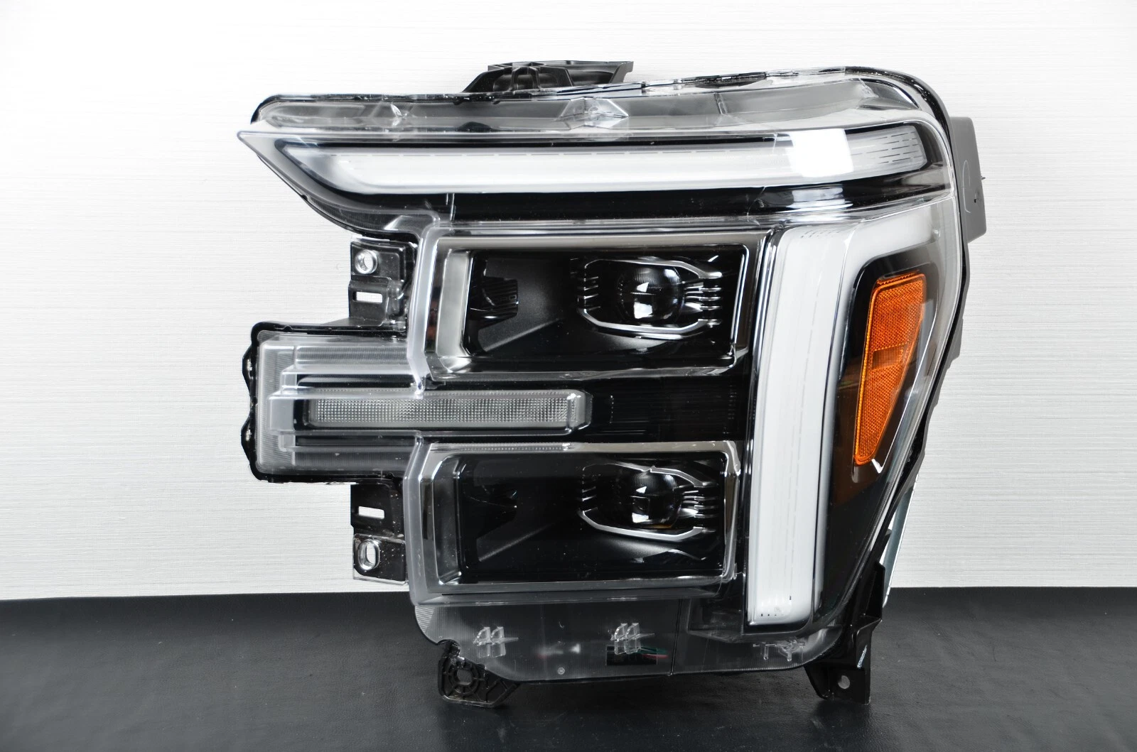 Ford F-150 2024-2025 OEM Left Driver Side Headlight