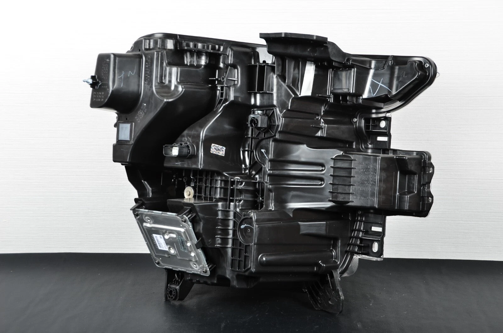 Ford F-150 2024-2025 OEM Left Driver Side Headlight - Image 4