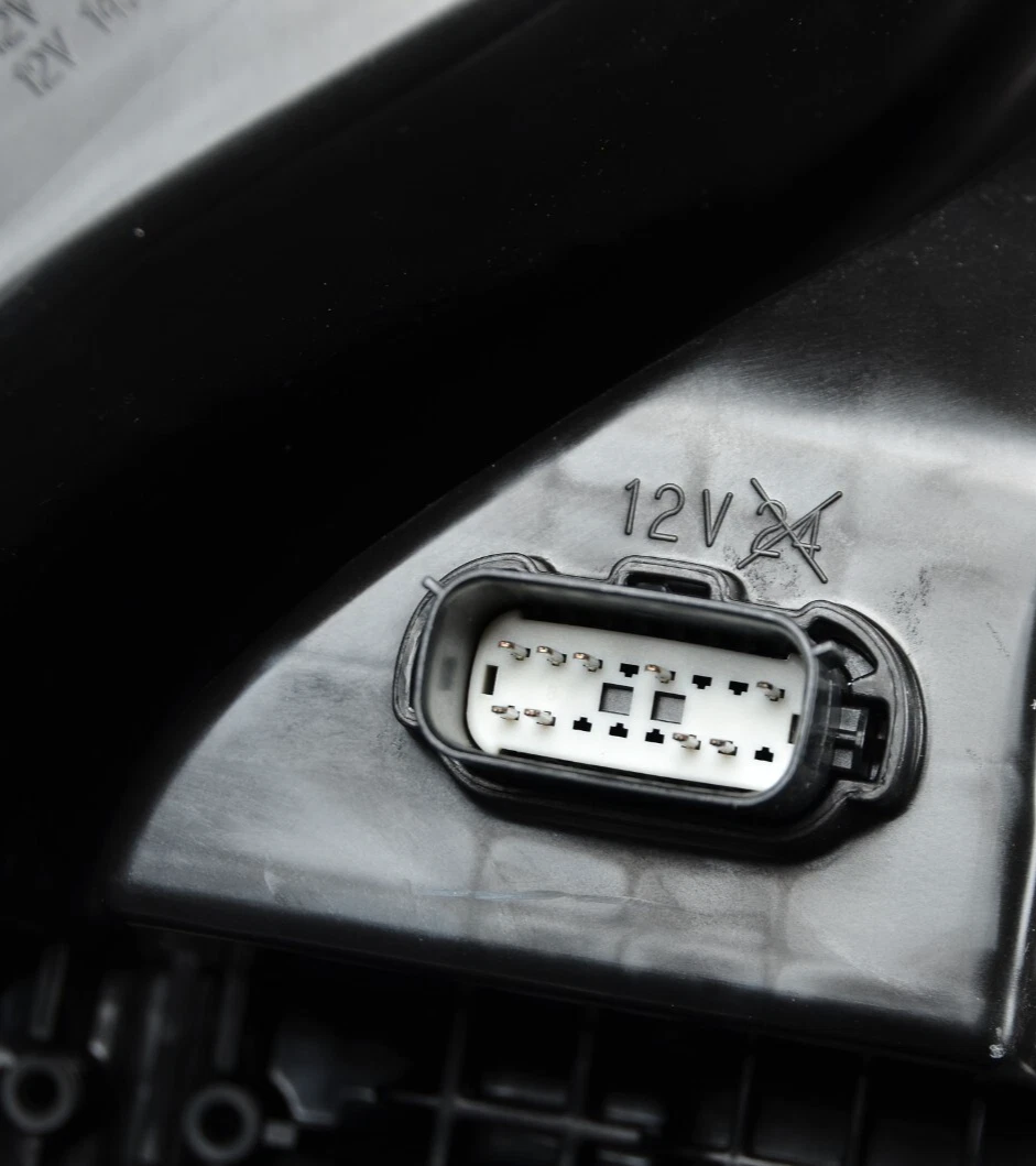 Ford F-150 2024-2025 OEM Left Driver Side Headlight - Image 6