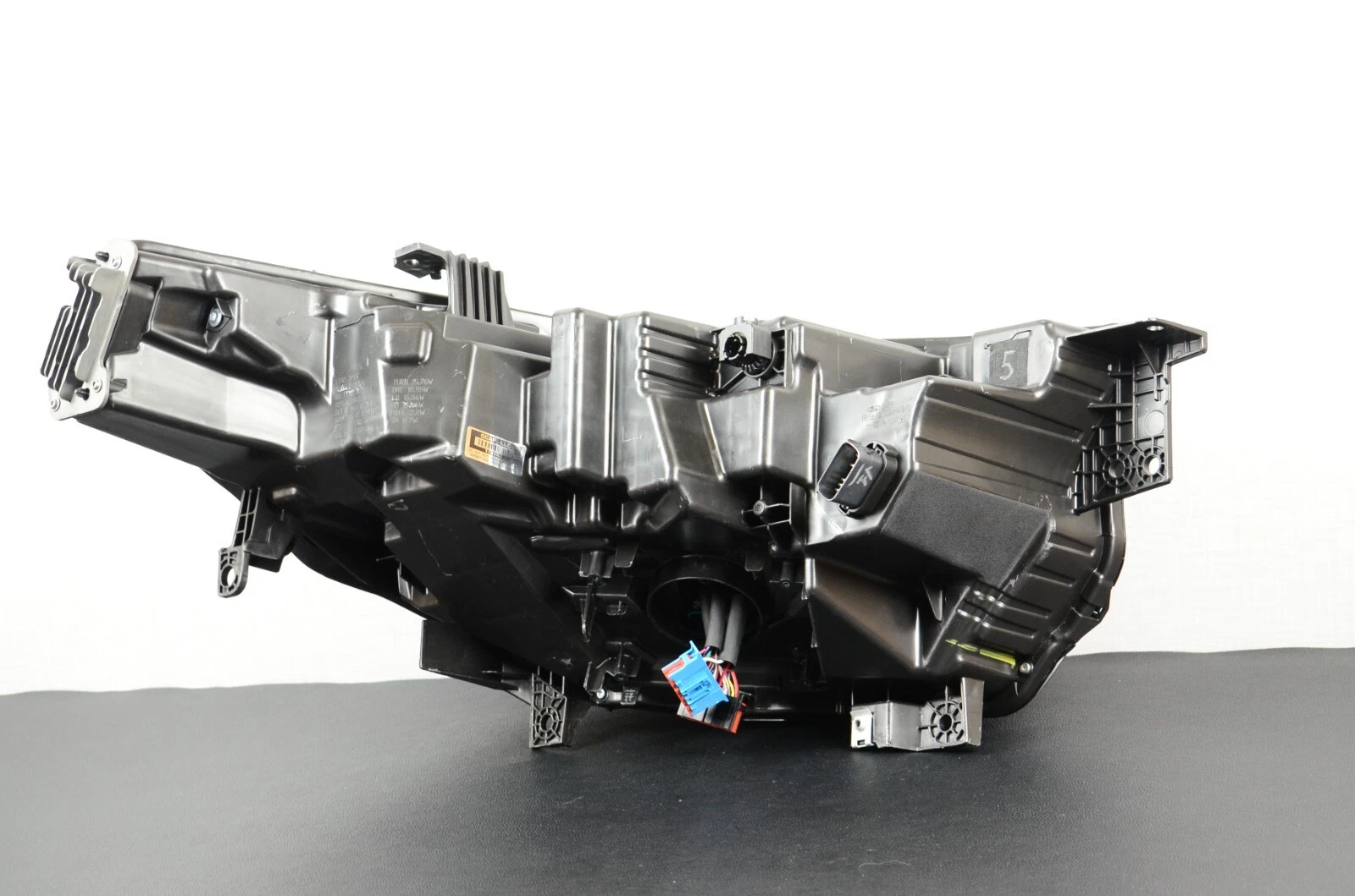 Ford Explorer 2025 OEM Left Driver Side Headlight - Image 4