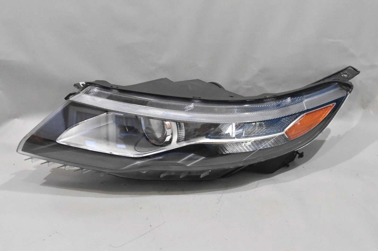 Chevrolet Volt 2011-2015 OEM Left Driver Side Headlight