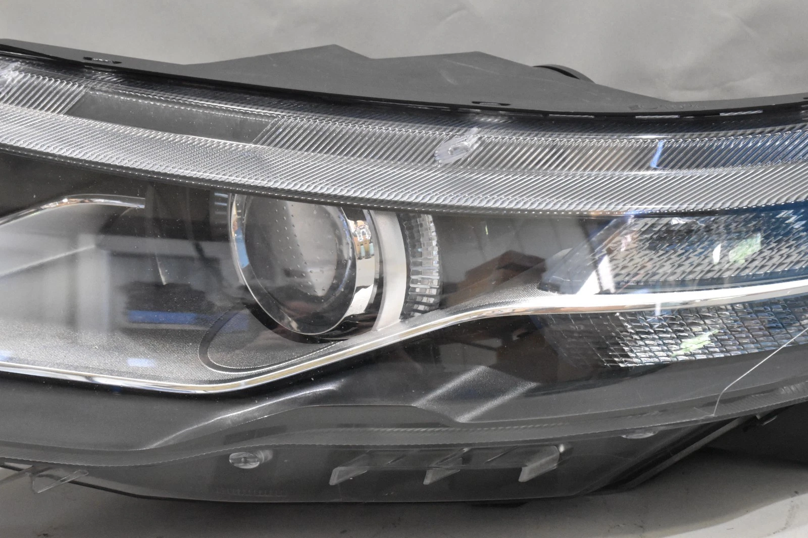 Chevrolet Volt 2011-2015 OEM Left Driver Side Headlight - Image 3