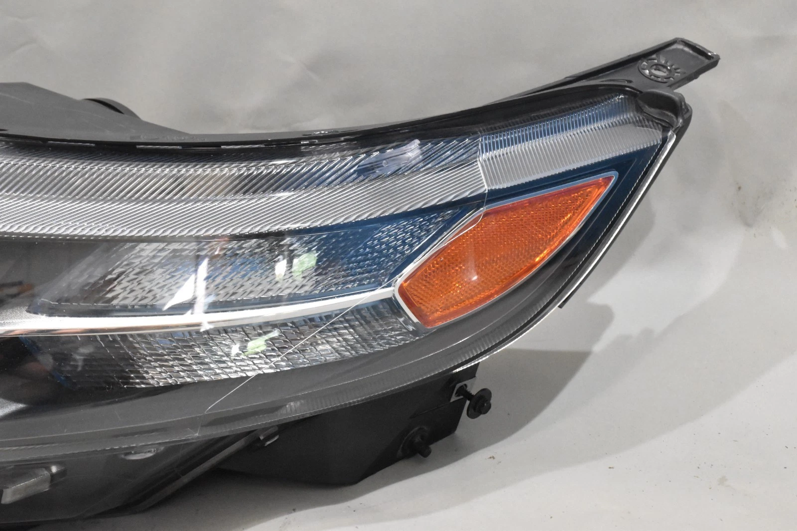 Chevrolet Volt 2011-2015 OEM Left Driver Side Headlight - Image 4