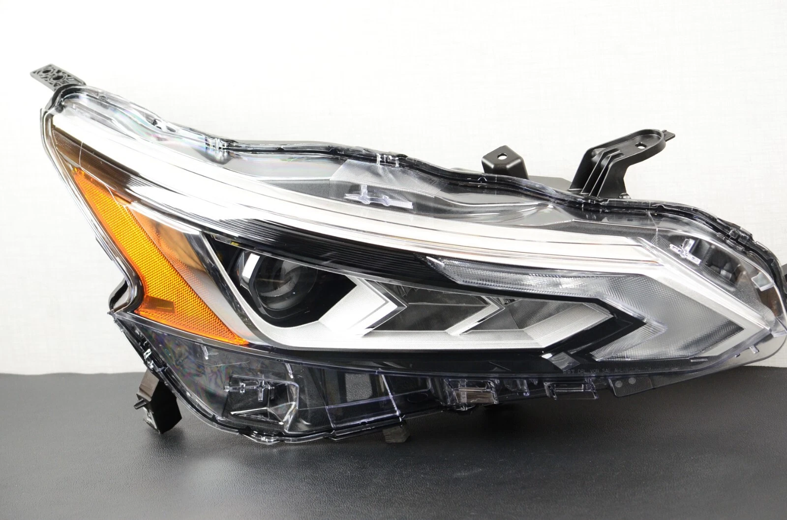 Nissan Altima 2019-2022 OEM Right Passenger Side Headlight - Image 2