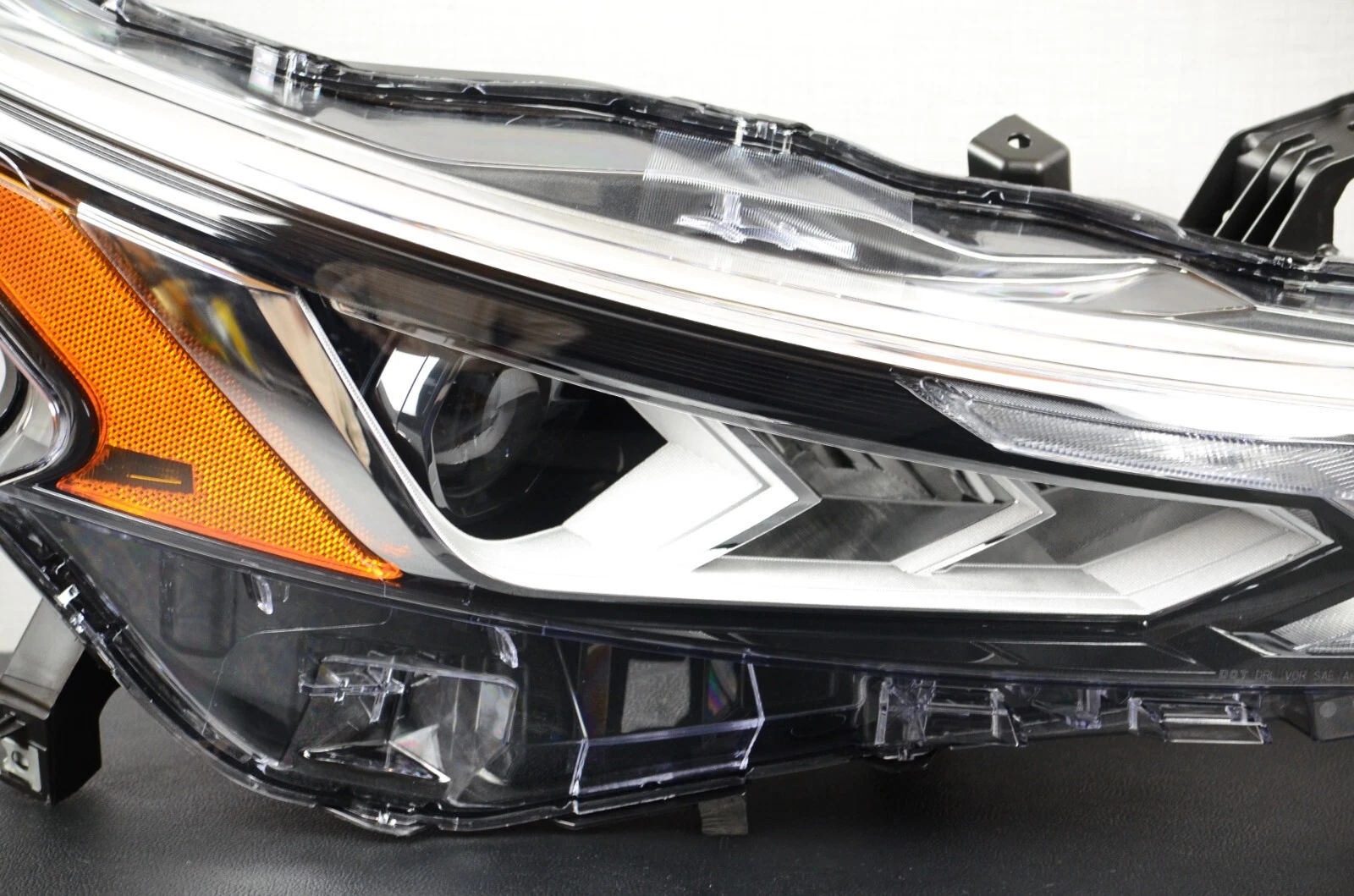 Nissan Altima 2019-2022 OEM Right Passenger Side Headlight - Image 3