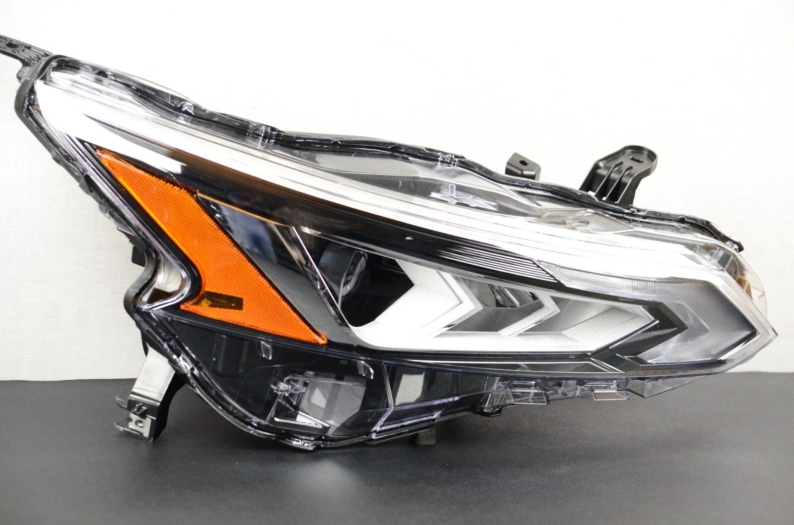 Nissan Altima 2019-2022 OEM Right Passenger Side Headlight - Image 4