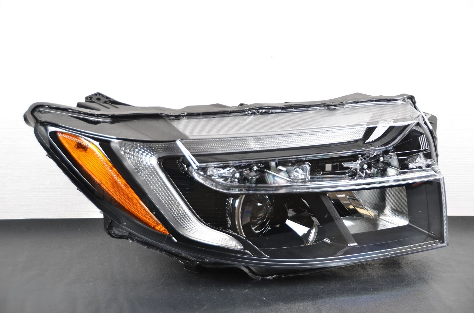 Honda Ridgeline 2021-2025 OEM Right Passenger Side Headlight - Image 3