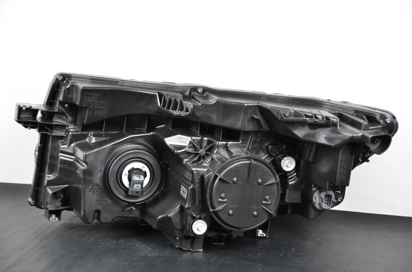 Honda Ridgeline 2021-2025 OEM Right Passenger Side Headlight - Image 5