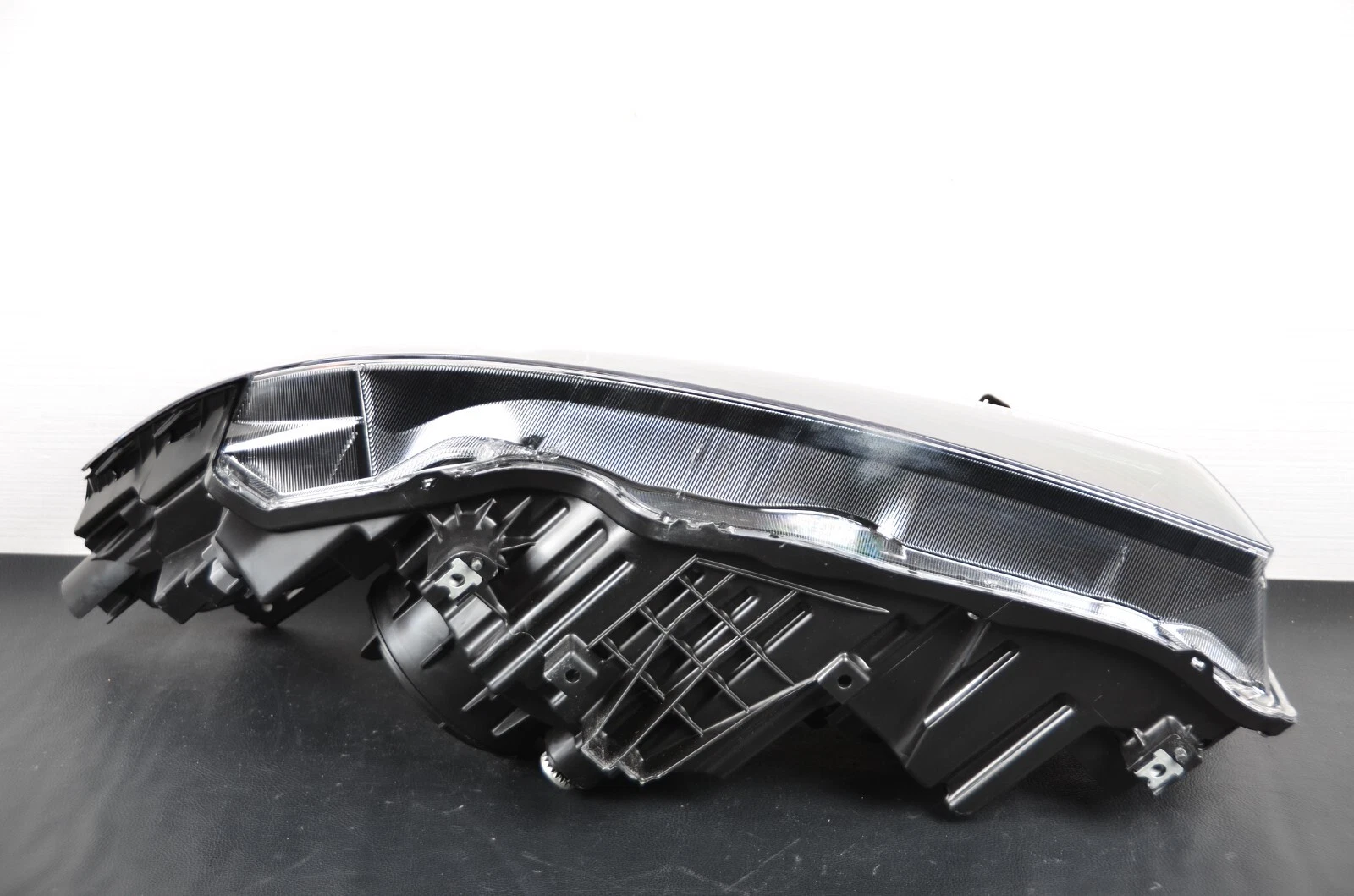 Honda Ridgeline 2021-2025 OEM Right Passenger Side Headlight - Image 6